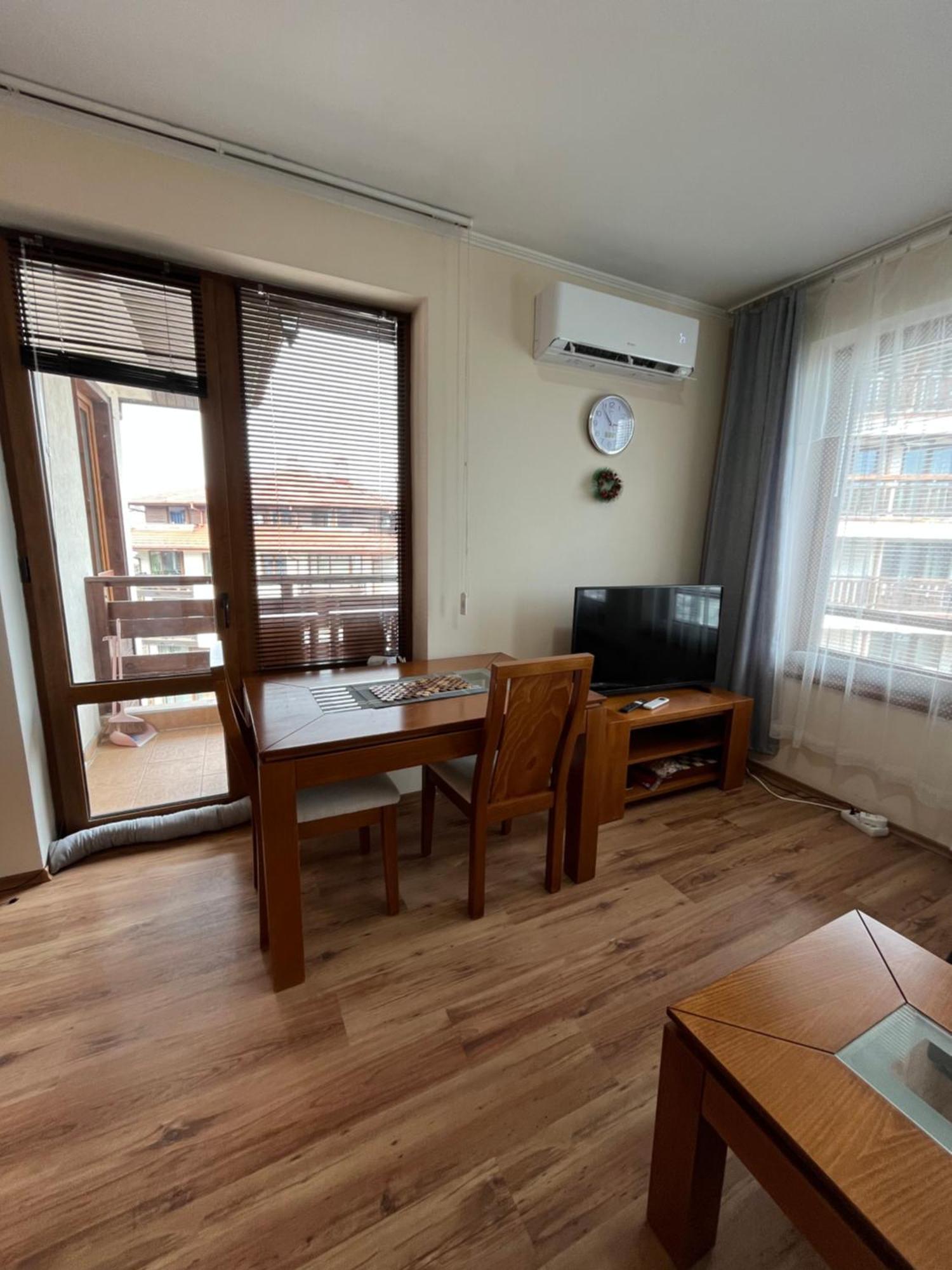 Ski Zone At Gondola, Warm And Cosy, Wifi, Ac, Netflix, Perfect One Bedroom Appartment, Beautiful View Banszko Kültér fotó